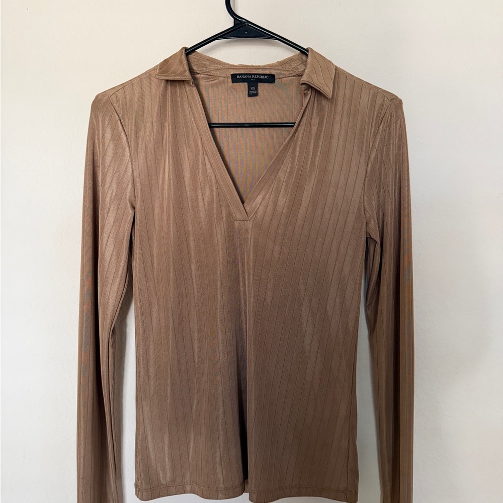 Banana Republic Tan V-Neck Shirt